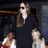 Angelina Jolie et ses filles Zahara et Shiloh en juillet 2011 à Los Angeles