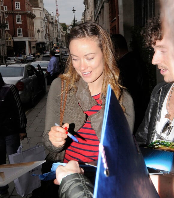 Olivia Wilde, même au naturel, séduit ses fans avec ses grands yeux bleus... Londres, 10 août 2011
