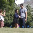 Kim Kardashian et son fiancé Kris Humphries sur la tombe de Robert Kardashian à Los Angeles le 8 août 2011