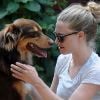 Amanda Seyfried passe un moment avec son chien à New York le 29 juillet 2011