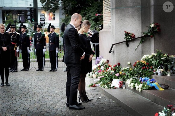 Dimanche 21 août 2011, la princesse Victoria de Suède, avec le premier ministre suédois Frederik Reinfeldt, était à Oslo afin d'assister à l'hommage rendu aux victimes du double attentat qui a frappé la Norvège le 22 juillet, faisant 77 morts. Le prince Frederik de Danemark représentait également son pays.