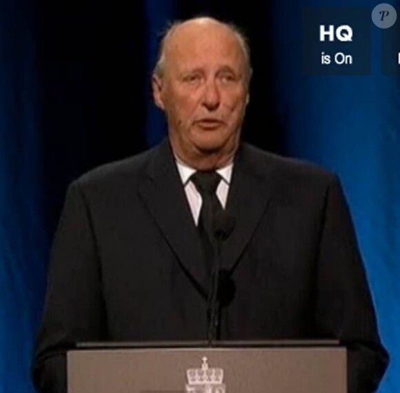 Le roi Harald a peiné à contenir ses larmes lors de son hommage, le 21 août 2011, aux victimes du 22 juillet.