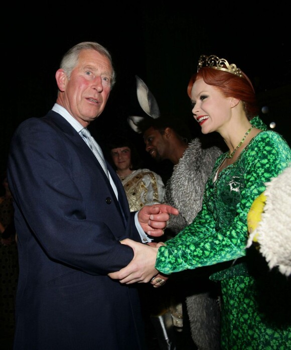 En juin 2011, le prince Charles et Amanda Holden en Fiona pour la comédie musicale Shrek à Londres 