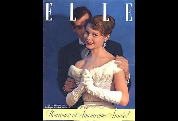 Décembre 1952 : Brigitte Bardot pose en couverture du magazine Elle.