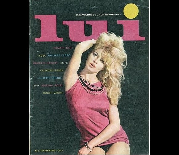 Brigitte Bardot se fait sexy pour le magazine masculin Lui, et devient le fantasme ultime de la gente masculine française et mondiale. Février 1964.