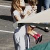 Jennifer Lopez profite des moindres moments de répit durant le tournage de son clip Papi pour profiter de ses enfants...