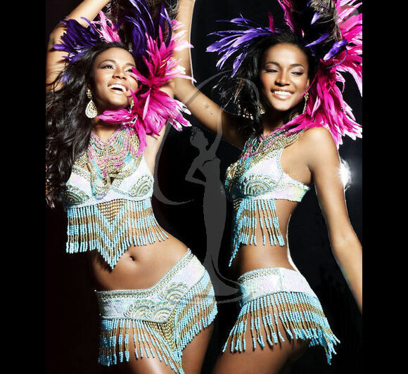 Leila Lopez, Miss Angola, pose en danseuse de samba pour le concours de Miss Univers (le 12 septembre)