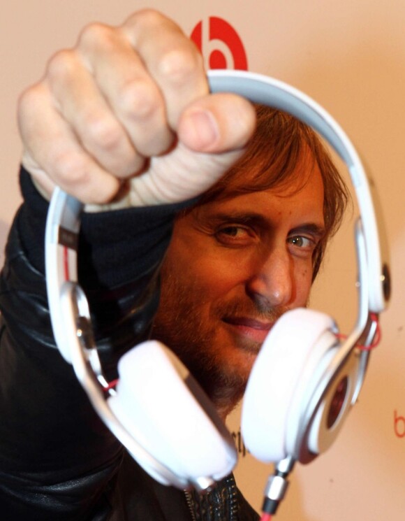 David Guetta présente son casque Beats Mixr, à Berlin le 6 septembre 2011