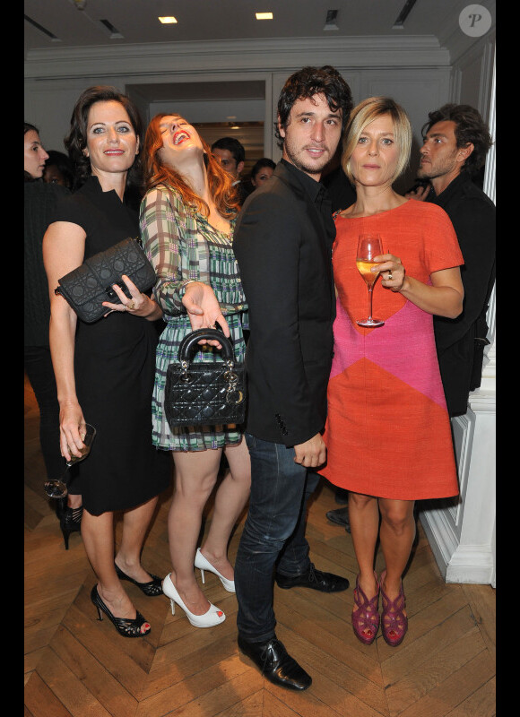 Valérie Donzelli, Jérémie Elkaïm et Marina Foïs à la Vogue fashion night à Paris le 8 septembre 2011