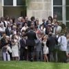 Jean-Marie Bigard et sa femme Lola Marois lors de leur mariage à la mairie du VIIe arrondissement de Paris, le 27 mai 2011.