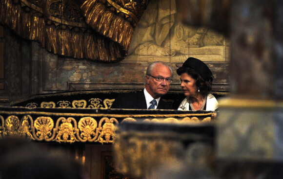 Le roi Carl Gustav de Suède et la princesse Silvia assistent à l'Opéra royal de Stockholm pour un concert le 15 septembre 2011