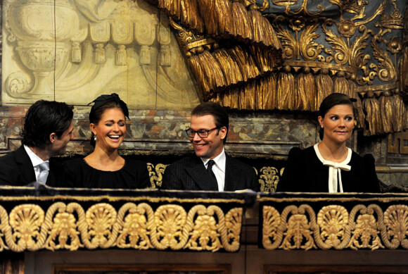 Le prince Carl Philip de Suède, la princesse Madeleine de Suède, le prince Daniel de Suède et la princesse Victoria de Suède assistent à l'Opéra royal de Stockholm pour un concert le 15 septembre 2011