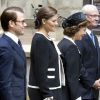 Le prince Daniel de Suède et son épouse la princesse Victoria de Suède auprès de la reine Silvia et du roi Carl Gustav de Suède assistent à l'ouverture du parlement suédois le 15 septembre 2011