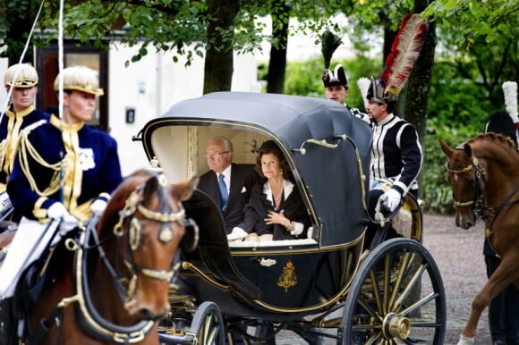 Le roi Carl Gustav de Suède et la reine Silvia assistent à l'ouverture du parlement suédois le 15 septembre 2011