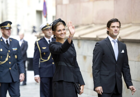 Le prince Carl Philip de Suède et la princesse Madeleine assistent à l'ouverture du parlement suédois le 15 septembre 2011