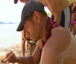 Olivier mange dans Koh Lanta 11, vendredi 16 septembre 2011 sur TF1