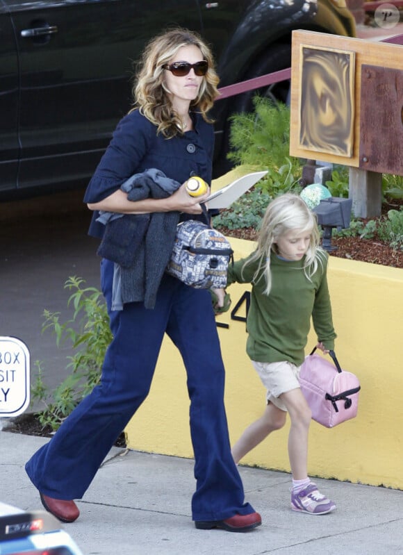 La talentueuse Julia Roberts et sa fille Hazel Patricia à Los Angeles, le 12 septembre 2011