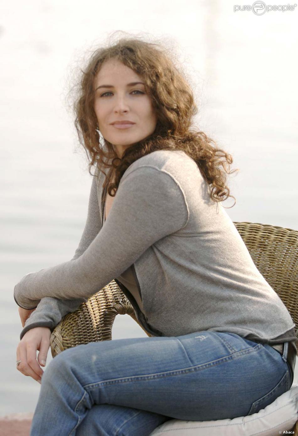 Elsa lunghini taille