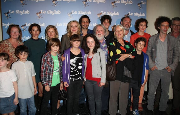 L'équipe du long métrage lors de l'avant-première du film Le Skylab à Paris le 27 septembre 2011