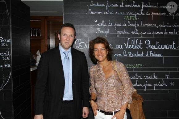 Le directeur du Velvet et Marielle Fournier lors de la soirée de l'Association des Niçois de Paris, le 26 septembre 2011.
