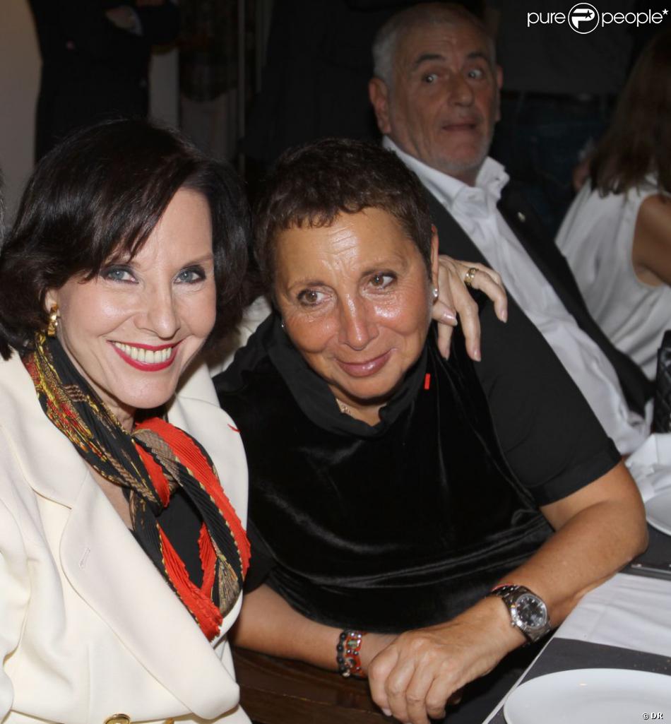 Denise Fabre Christian Estrosi Le Maire De Nice Et Sa Femme Laura Tenoudji Pendant La 1ere Bataille De Fleurs Dans Le Cadre De La 134eme Edition Du Carnaval Purepeople