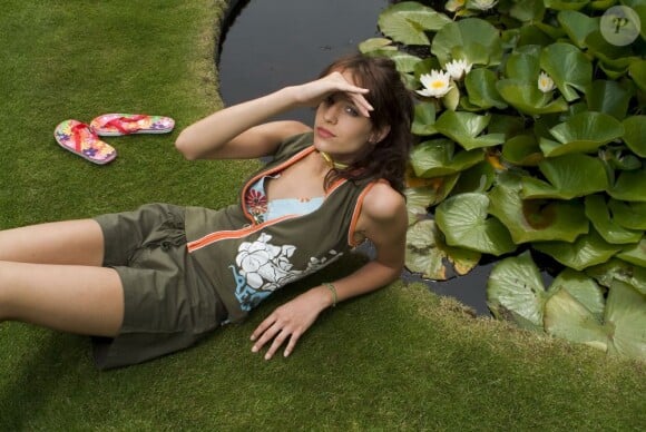 Le mannequin Jade Foret à l'âge de 14 ans lors d'une séance photo le 7 juillet 2004 en Belgique