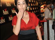 Marilou Berry, tendre, salue ses copains artistes avec Clotilde Courau