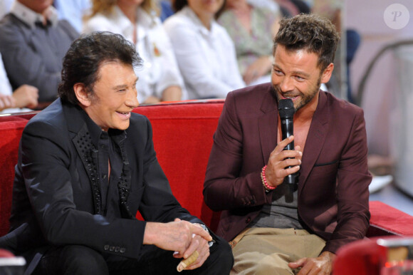 Johnny Hallyday et Christophe Maé sur le plateau de Vivement Dimanche, émission présentée par Michel Drucker et diffusée le 2 octobre 2011. Prise de vue effectuée le 28 septembre 2011