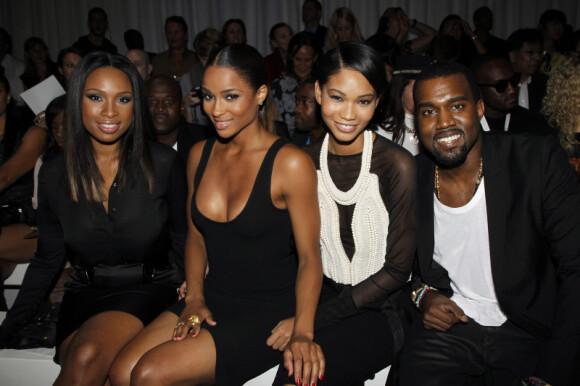 Jennifer Hudson, Ciara, Kanye West et sa compagne au défilé printemps-été 2012 de Givenchy pendant la Fashion Week parisienne le 2 octobre 2011