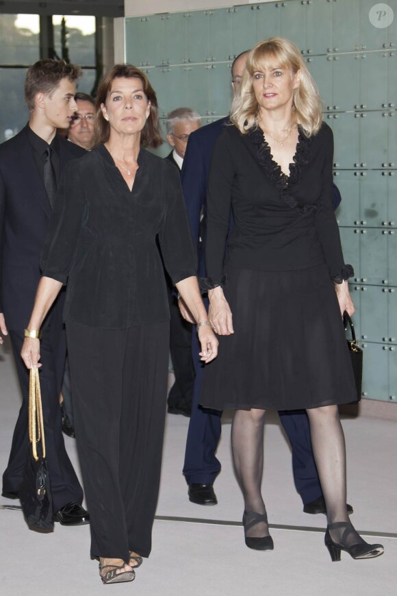 Caroline de Monaco, Albert et Amy, femme du défunt, lors de l'inauguration de la plaque hommage à Yakov Kreizberg, à Monaco. 2 octobre 2011