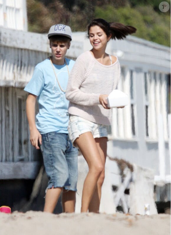 Justin Bieber et Selena Gomez sur la plage de Malibu fin septembre 2011