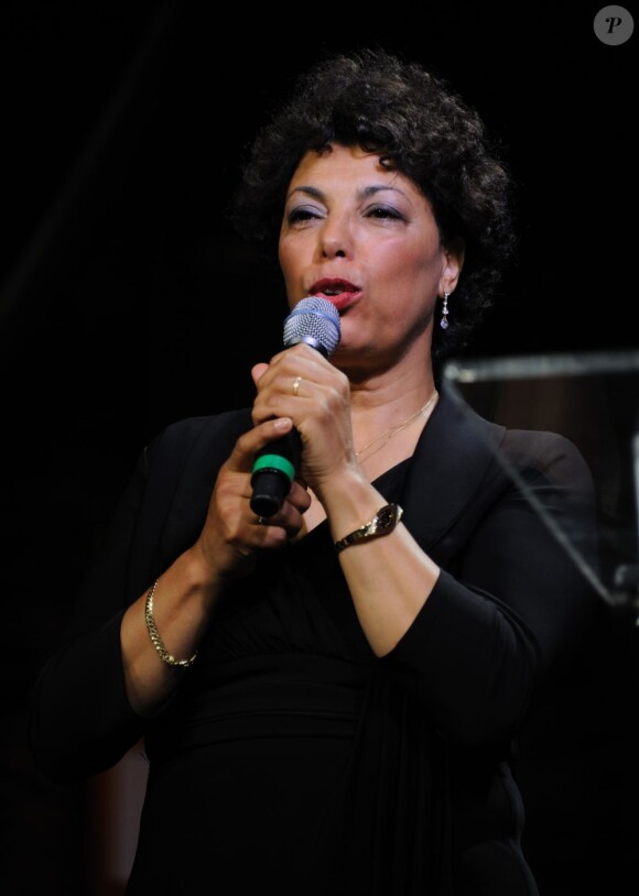 Malika Bellaribi lors des Clarins award de la "Femme dynamisante" 2011, à l'Opéra comique, à Paris, le 3 octobre 2011
