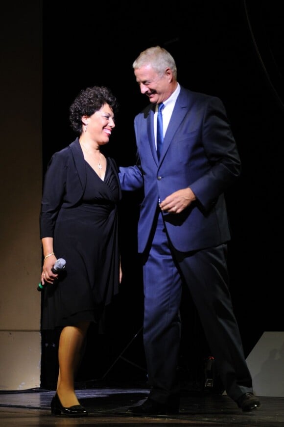 Malika Bellaribi et Christian Courtin lors des Clarins award de la "Femme dynamisante" 2011, à l'Opéra comique, à Paris, le 3 octobre 2011
