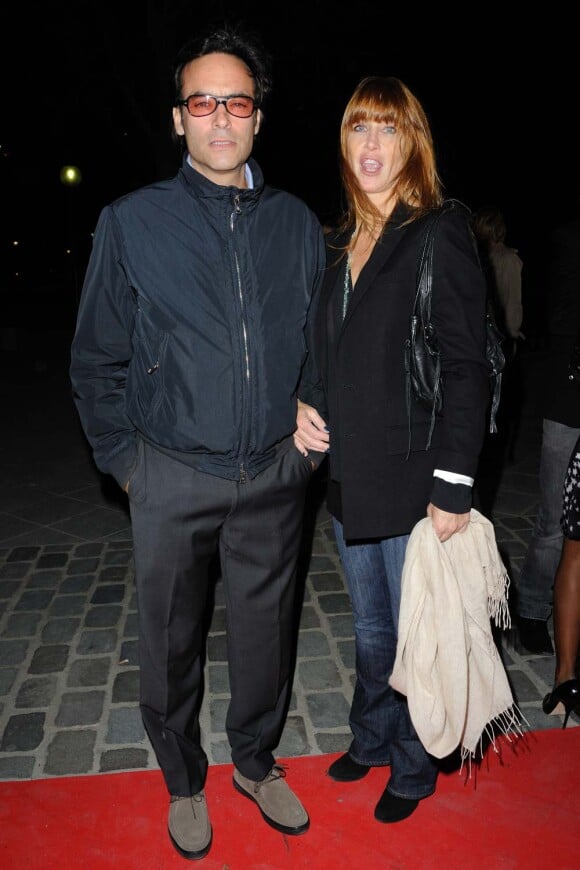 Anthony Delon et sa femme Sophie Clerico à l'avant-première de Cabaret au Théâtre de Marigny à Paris, le 6 octobre 2011.