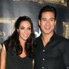 Mario Lopez heureux en compagnie de sa belle Courtney Mazza, à Las Vegas le 9 octobre 2011