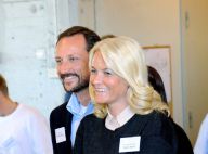 Mette-Marit et Haakon : Tendres et en parfaite harmonie en plein travail