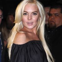 Lindsay Lohan battue par Carmen Electra et son décolleté ravageur
