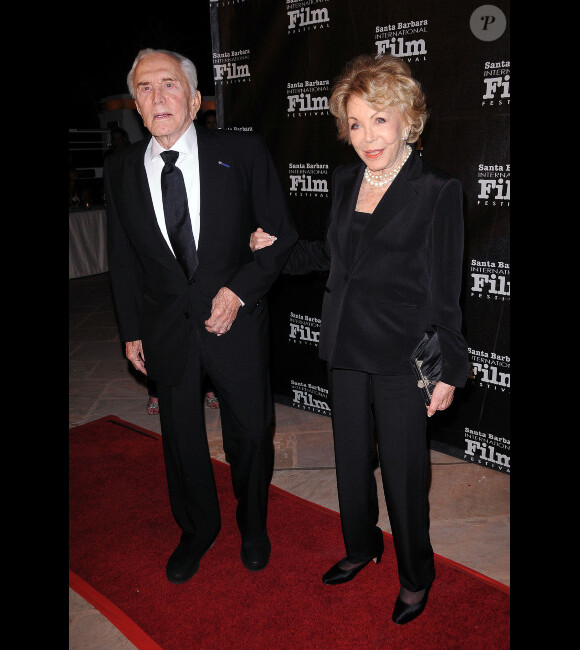 Kirk Douglas et sa deuxième femme Anne le 13 octobre 2011 au festival de Santa Barbara.