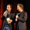 Bernard Montiel et Stéphane Bern lors du concert organisé par l'association Faire Face, à Avignon, samedi 15 octobre 2011.