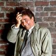 L'acteur défunt Peter Falk, connu pour avoir joué pendant 35 ans Columbo, arborait toujours un trench-coat pour mener à bien ses enquêtes. 
