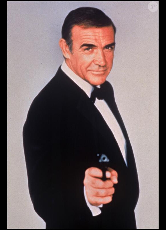 Sean Connery, dans la peau de James Bond, l'élégant espion de la reine.