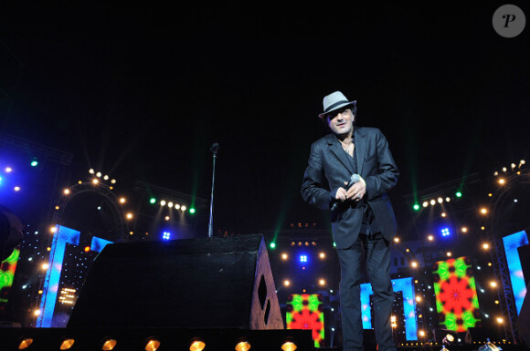 Rachid Taha durant le concert de la Tolérance à Agadir au Maroc le 15 octobre 2011