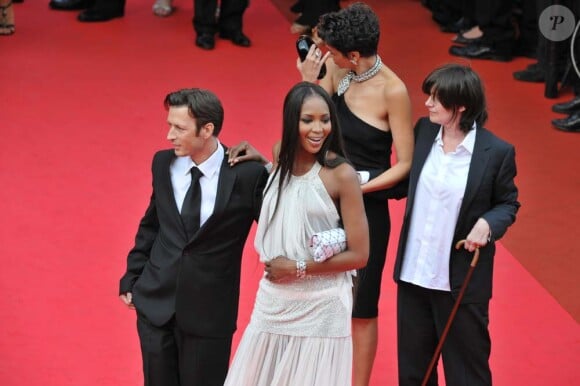 Christophe Rocancourt, Naomi Campbell et Catherine Breillat montent les marches de Cannes, le 21 mai 2008.