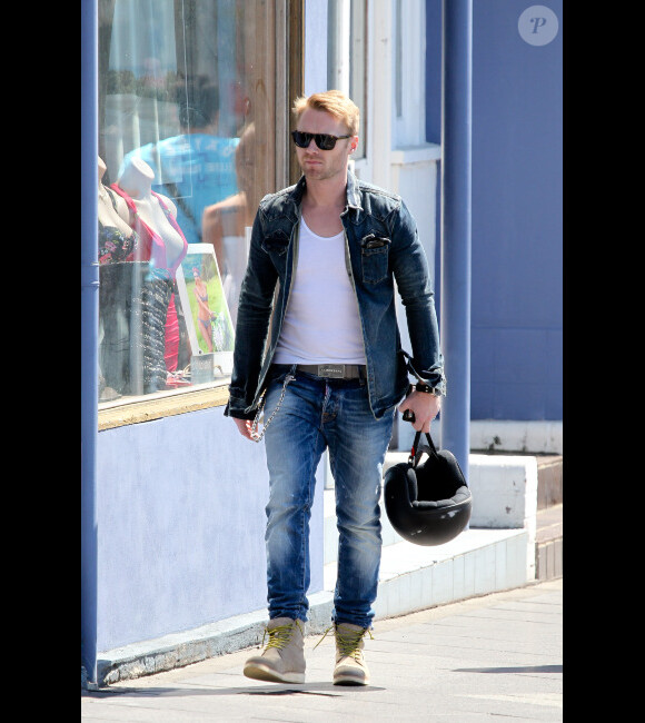Ronan Keating s'offre un tatouage à Sydney le 19 octobre 2011
