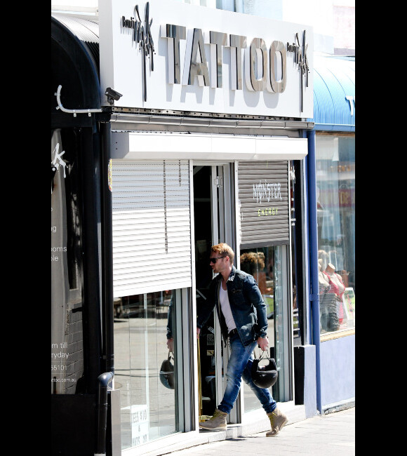 Ronan Keating s'offre un tatouage à Sydney le 19 octobre 2011