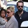 Toute la famille au complet : Katherine Heigl, Josh Kelley et leur fille Naleigh à Los Feliz, le 23 octobre 2011