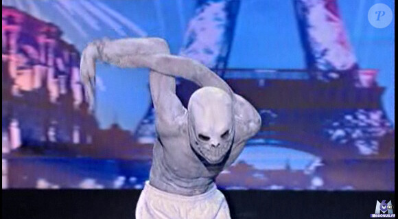 P-Fly l'homme squelette dans La France a un Incroyable Talent sur M6 le 26 octobre 2011