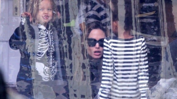 Angelina Jolie : Sa fille Shiloh est un squelette qui fait des grimaces