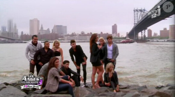 Photo de groupe pour les Anges dans Les Anges de la télé-réalité 3 le lundi 31 octobre 2011 sur NRJ 12