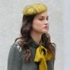 L'actrice Leighton Meester, superbe dans un look preppy sur le tournage de Gossip Girl. New York, le 31 octobre 2011.
